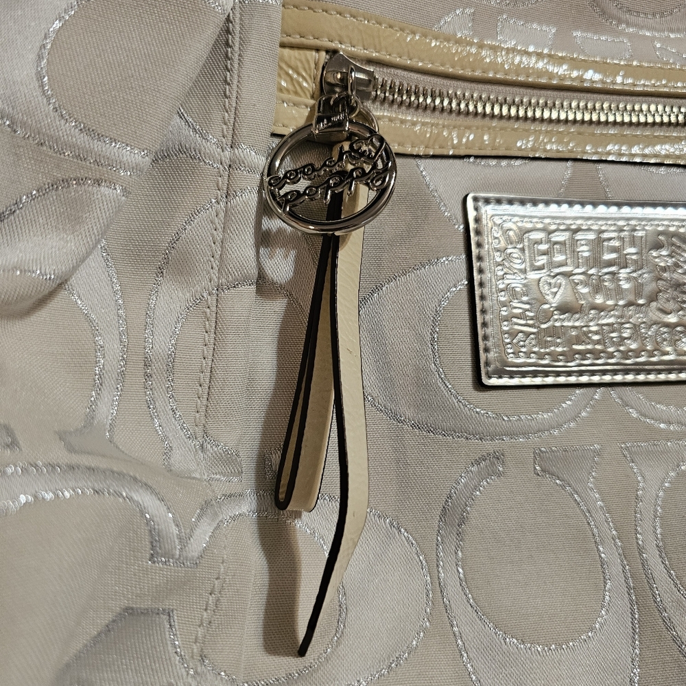 Coach Cream Signature Tote Bag - Picture 4 of 15